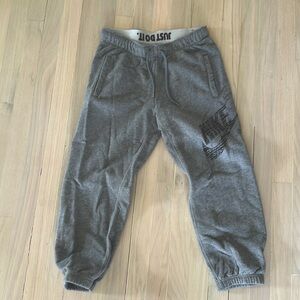 Women’s Nike Jogger Capri Size small